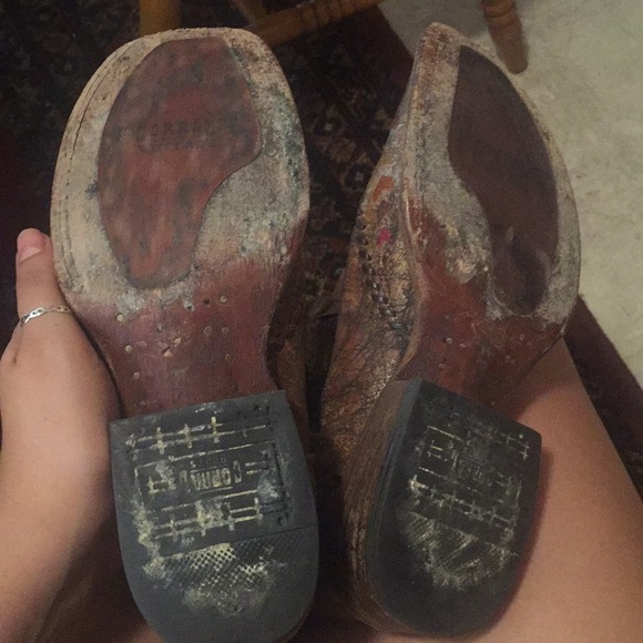SOLD Tribal corral boots - Picture 3 of 4